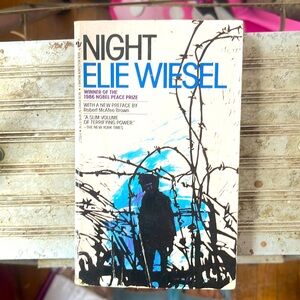 Paperback Night by Elie Wiesel